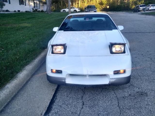 nice!! 1986 white pontiac fiero se 2.8l v6 4spd no reserve!!