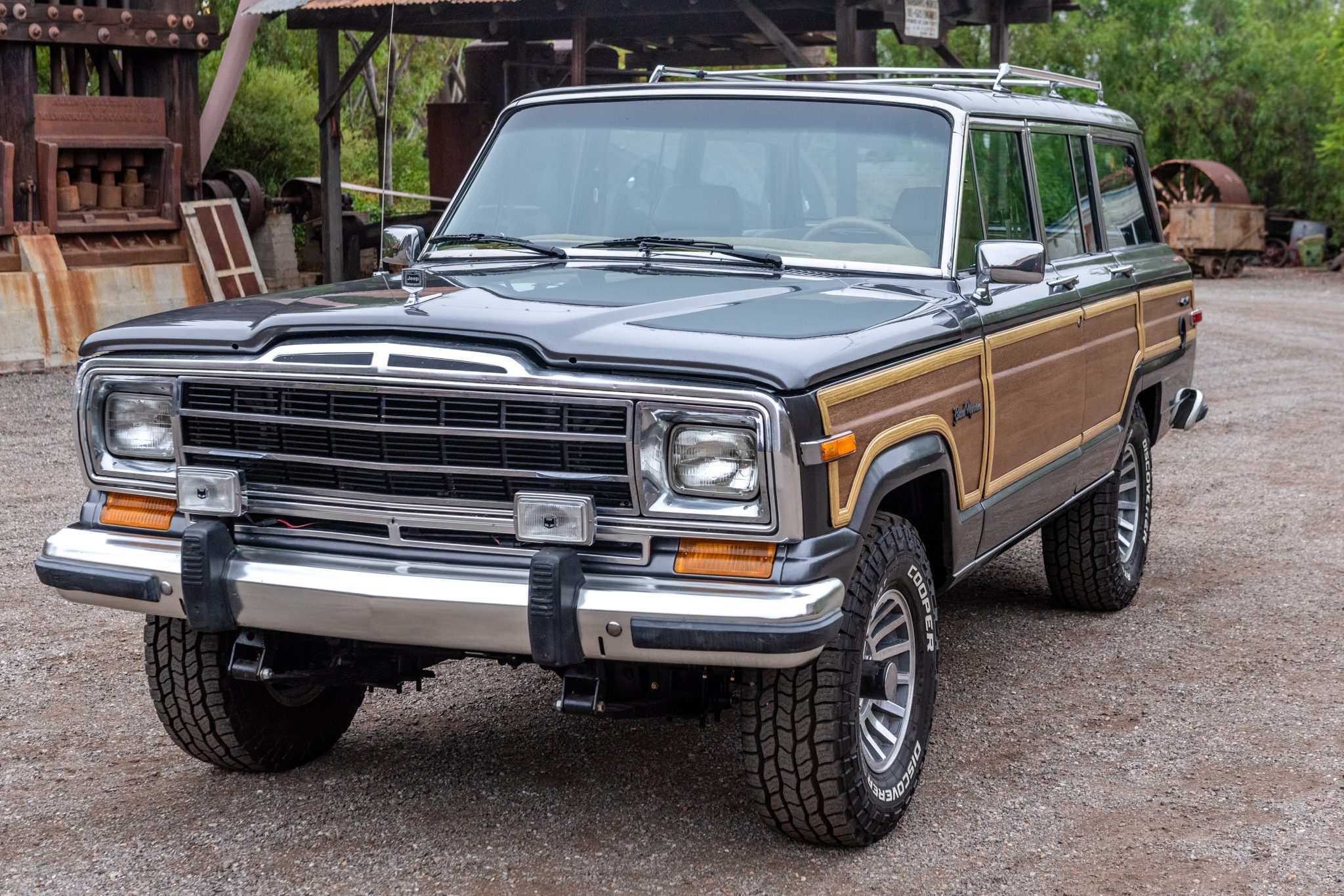1987 jeep grand wagoneer