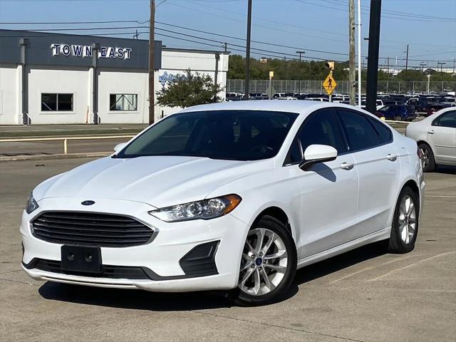 2019 ford fusion se