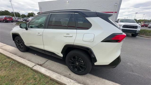 2022 toyota rav4 hybrid se
