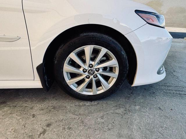 2021 toyota camry le