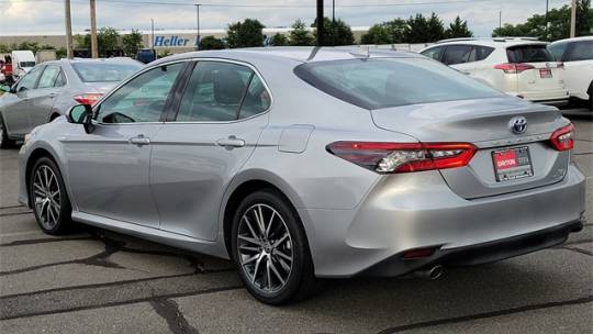 2021 toyota camry hybrid xle