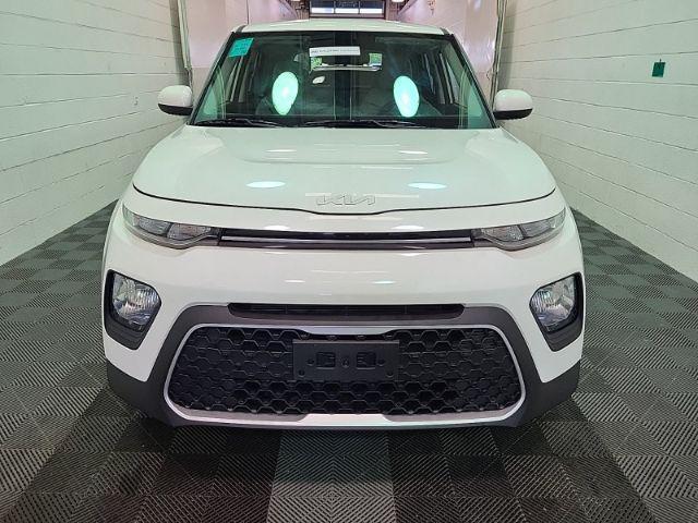2022 kia soul lx