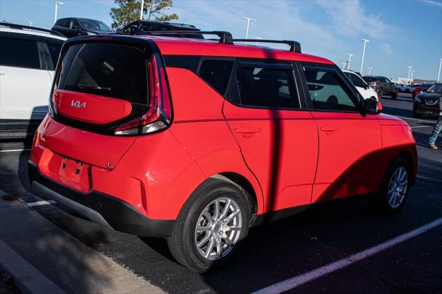 2023 kia soul lx