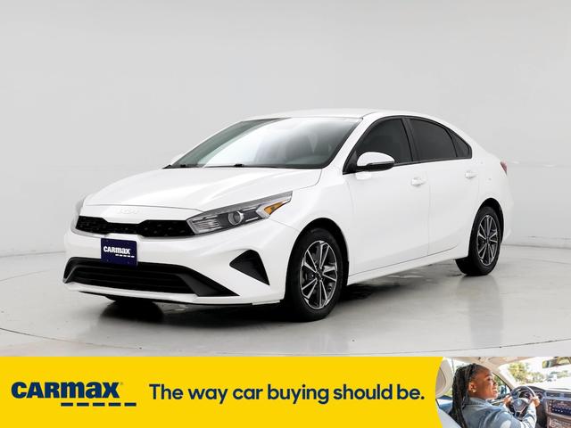 2022 kia forte lxs