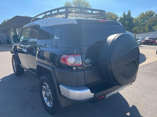 2013 toyota fj cruiser base