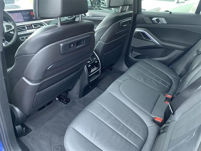 2020 bmw x6 m50i