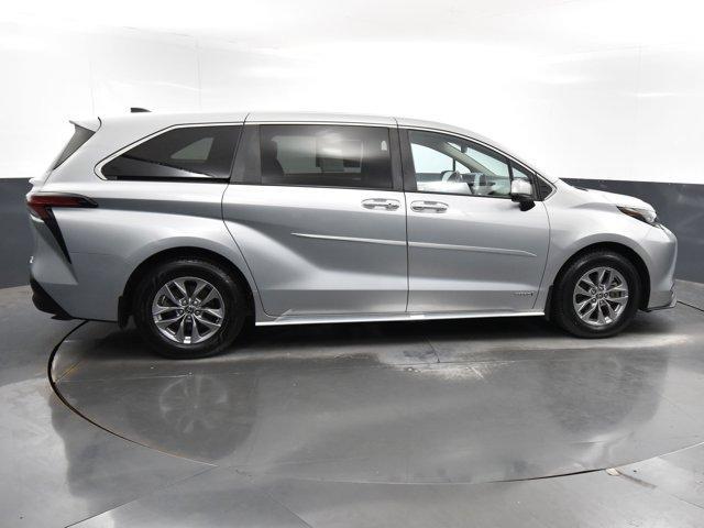 2021 toyota sienna xle