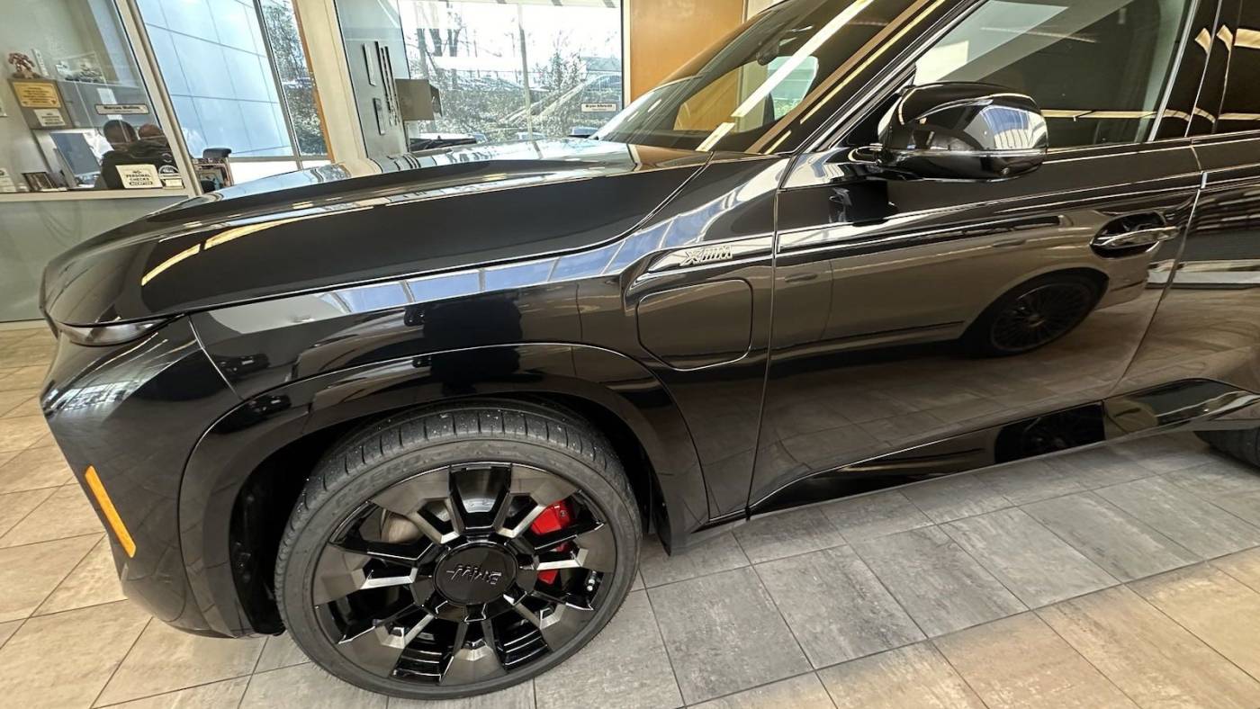 2024 bmw xm base