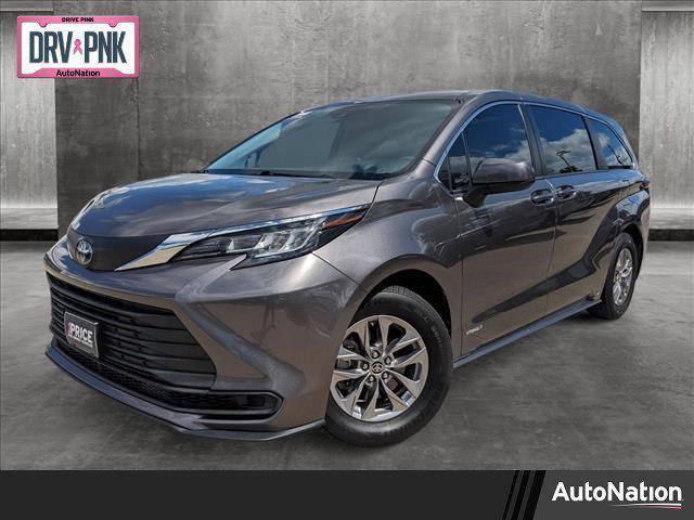 2021 toyota sienna le