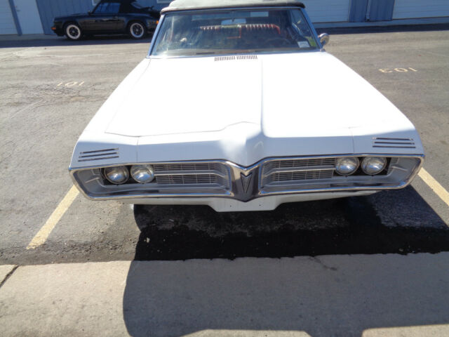 1967 pontiac grand prix convertible white w/red only made 1 year