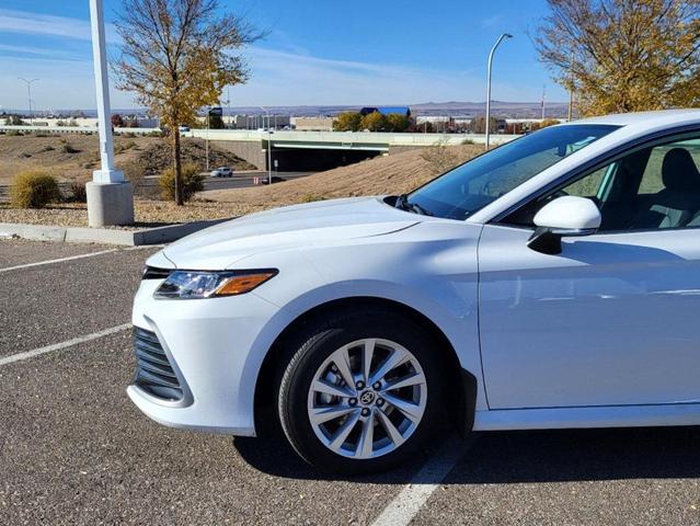2024 toyota camry le