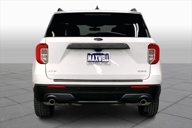 2021 ford explorer xlt