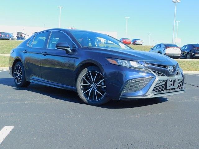 2021 toyota camry se
