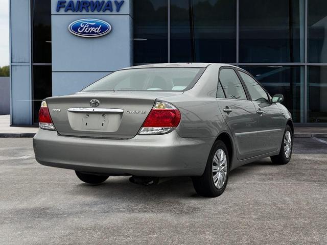 2005 toyota camry le