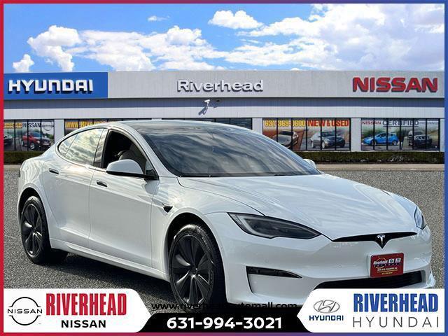 2022 tesla model s base