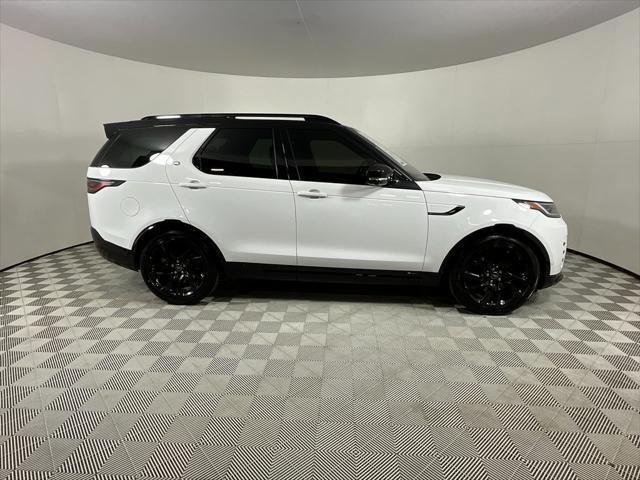 2022 land rover discovery p360 s r-dynamic