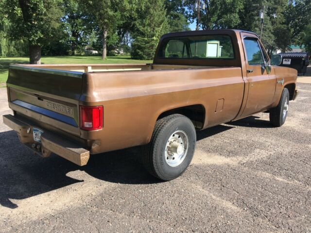 rust free chevy square body 1981 truck, runs, drives and well maintained