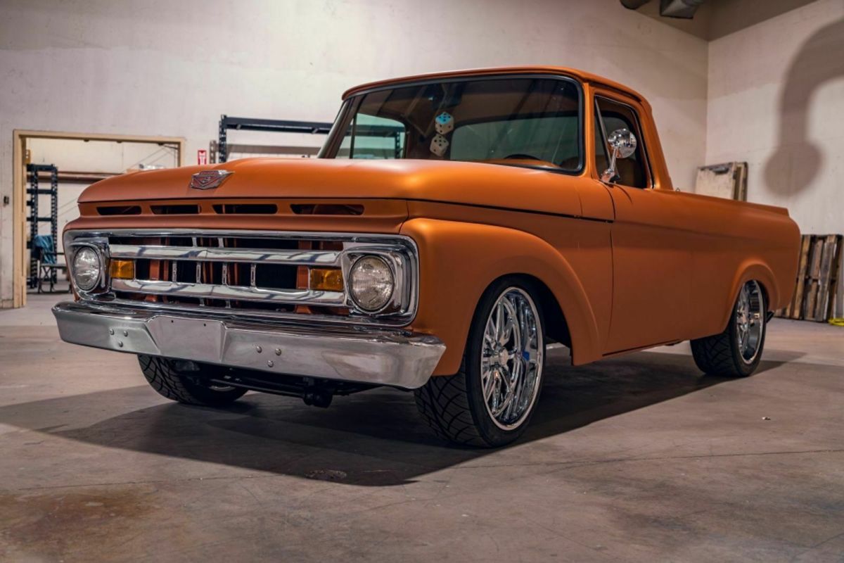 1961 ford f100 shortbed unibody pick up!