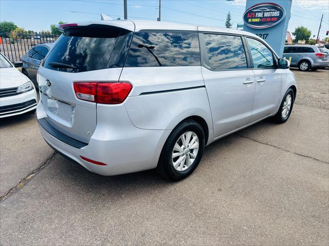 2017 kia sedona lx