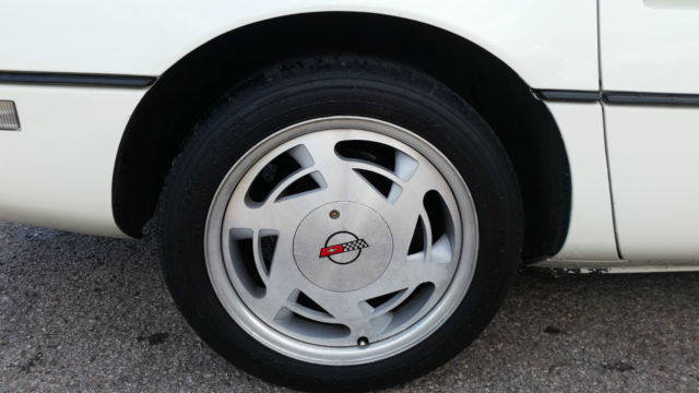 1986 chevrolet corvette base hatchback 2-door 5.7l c4