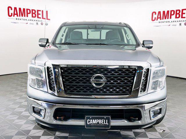 2018 nissan titan sv