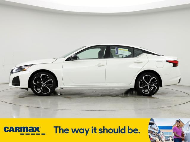 2023 nissan altima sr