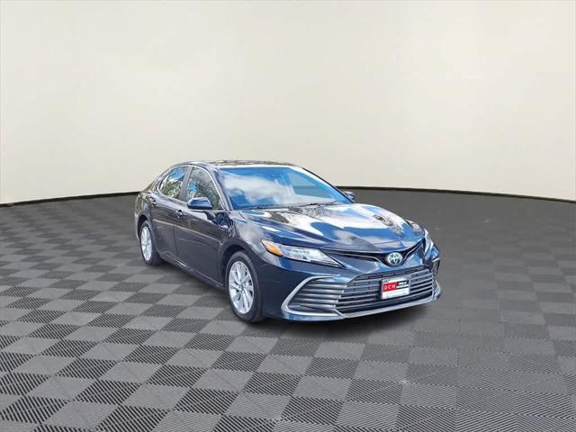 2021 toyota camry le