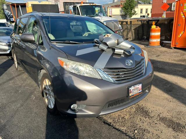 2013 toyota sienna limited