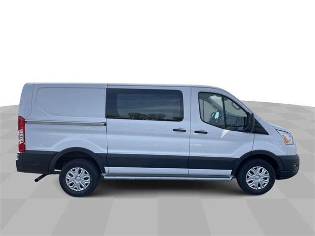 2022 ford transit-250 base