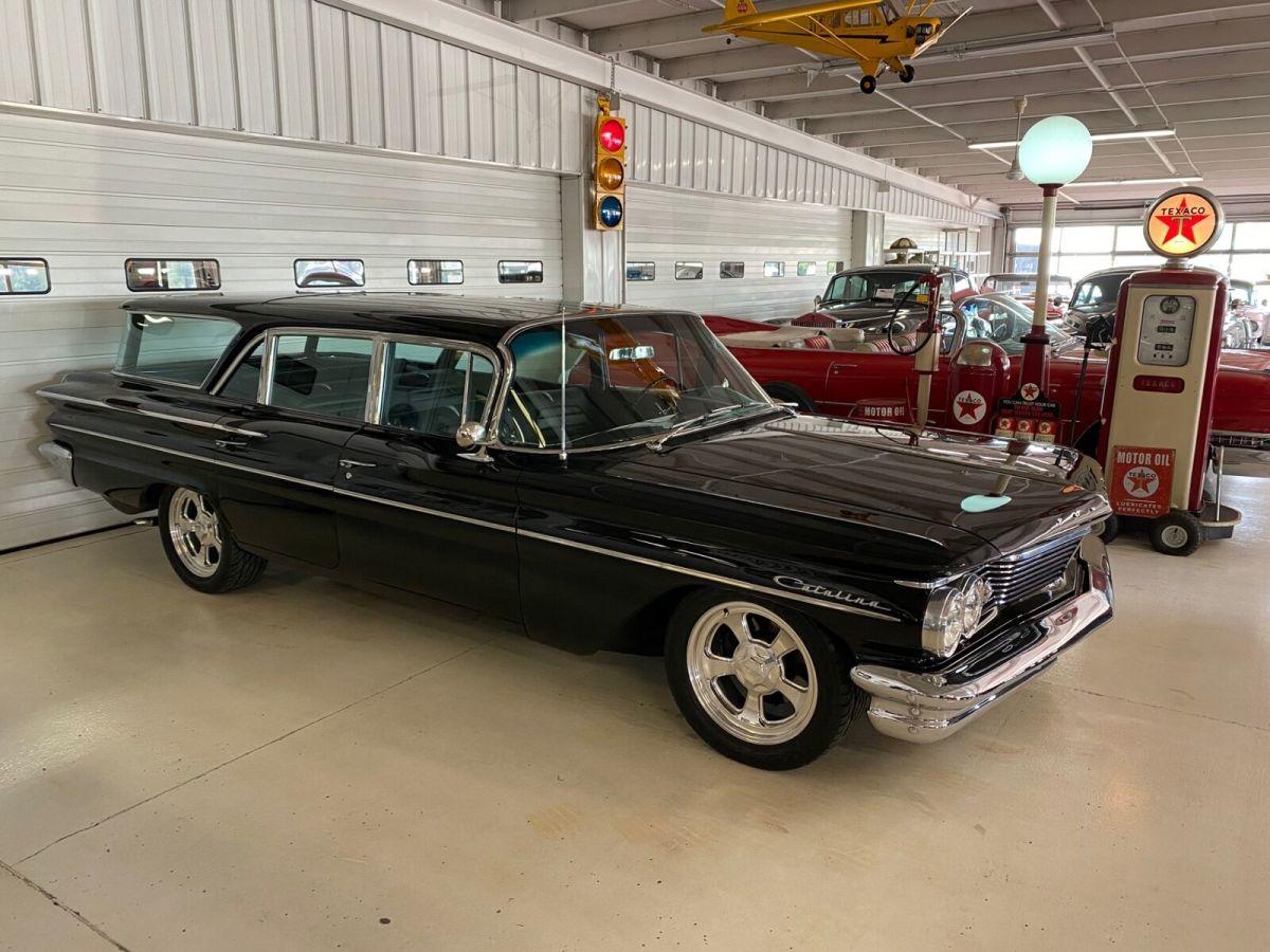 400 tri-power completely restored stunning wagon loaded!