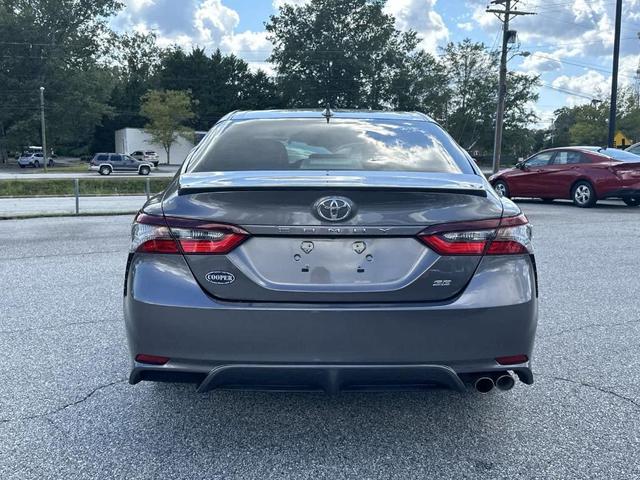2021 toyota camry se
