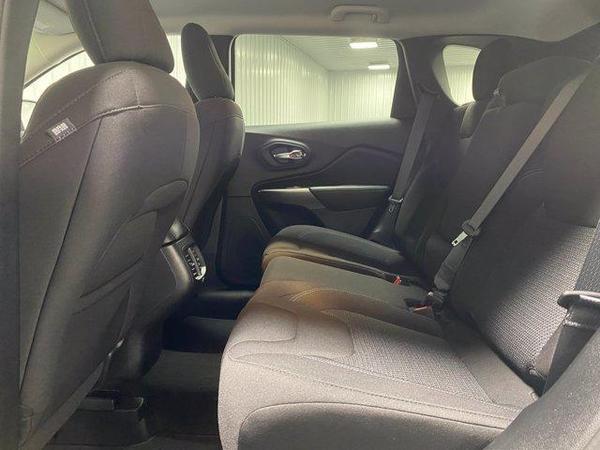 2021 jeep cherokee in elba, new york