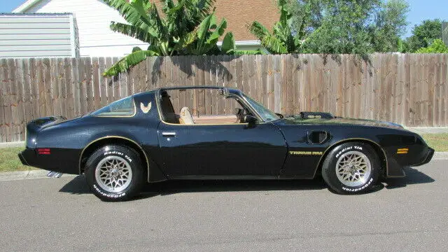 1979 pontiac trans am..black/gold..bandit 455ho, 5spd, $30k invested,,must go !!