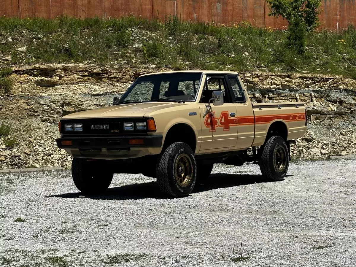 1984 datsun 720 brown king cab 4x4