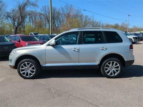 2009 volkswagen touareg 2 v8 in waterford, michigan