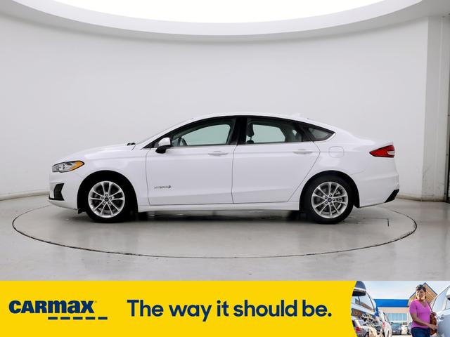 2019 ford fusion hybrid se