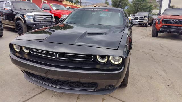 2016 dodge challenger sxt