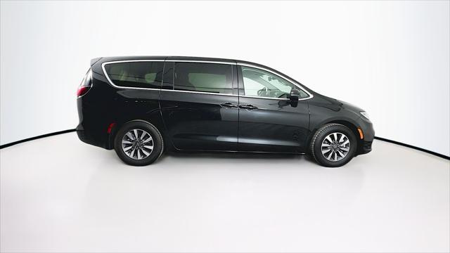 2023 chrysler pacifica hybrid touring l