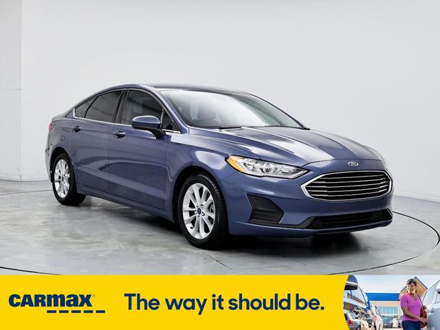 2019 ford fusion se
