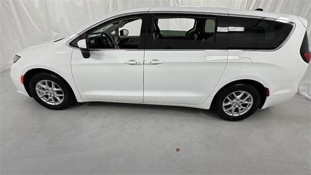 2023 chrysler pacifica touring l