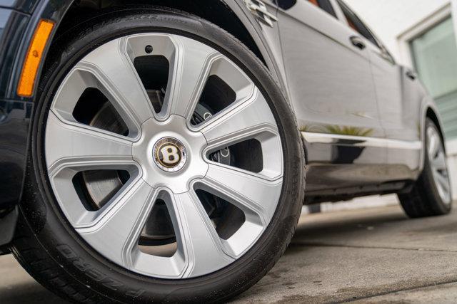 2019 bentley bentayga v8