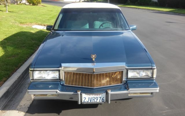 1988 cadillac fleetwood d'elegance sedan 4-door 4.5l. 17,000 miles - like new