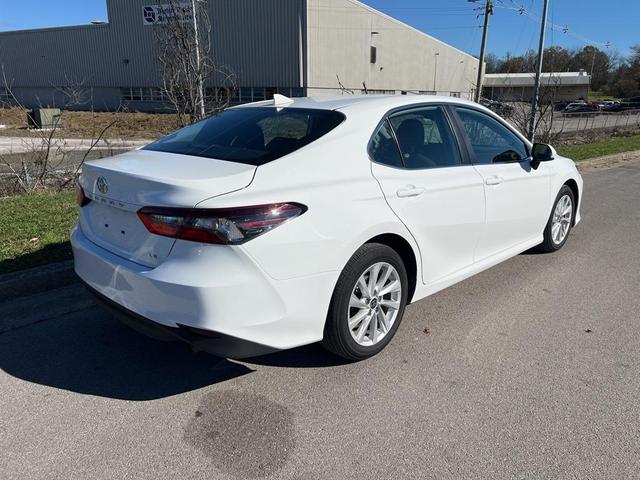 2024 toyota camry le