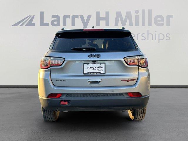 2023 jeep compass trailhawk