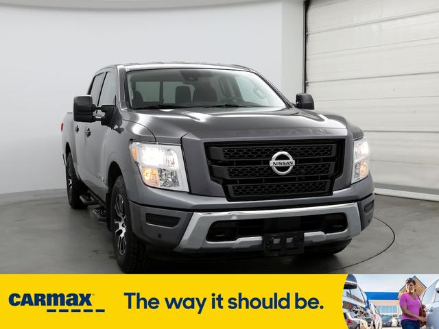 2022 nissan titan sv