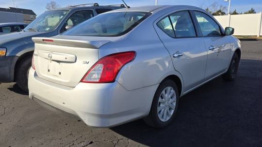 2017 nissan versa