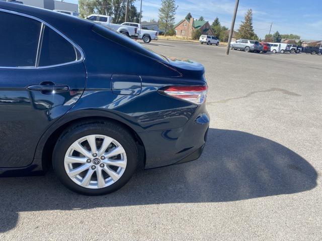 2018 toyota camry le
