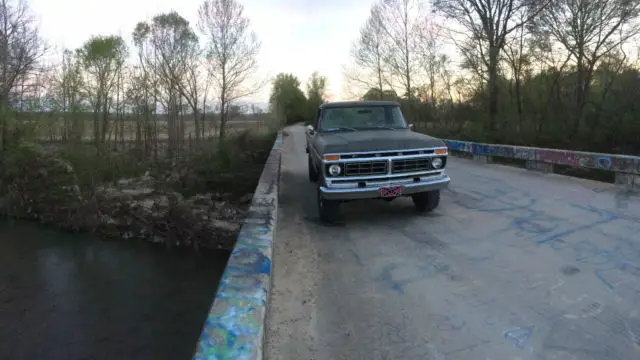 1977 ford f-150 base standard cab pickup 2-door 6.6l 400cid 4x4