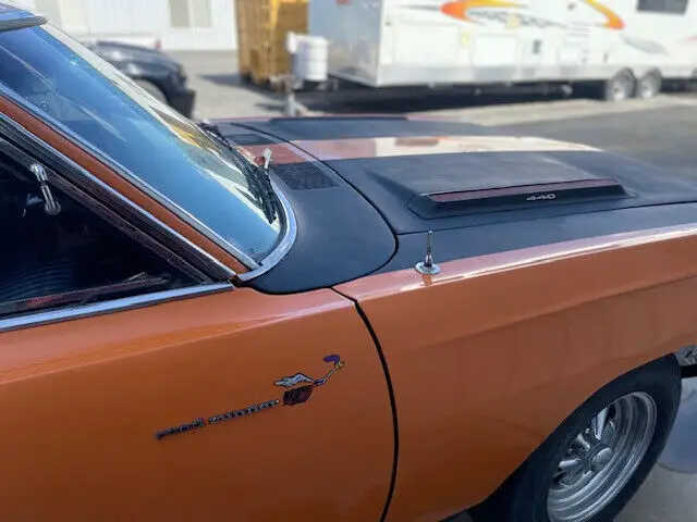 1969 plymouth road runner 440 4-speed 4.11 posi 8-3/4" 4-wheel disc brakes